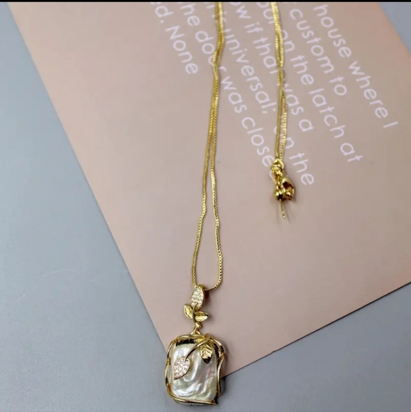 Handcrafted Artistic Natural Freshwater Baroque Pearl Set. - Picture 4 of 8